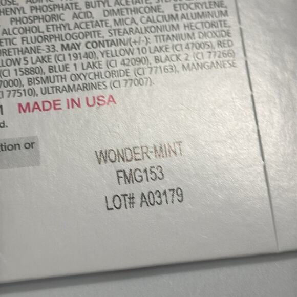 NWT Color Street Retired "Wonder-Mint" Green Glitter Nail Strips - Picture 4 of 4